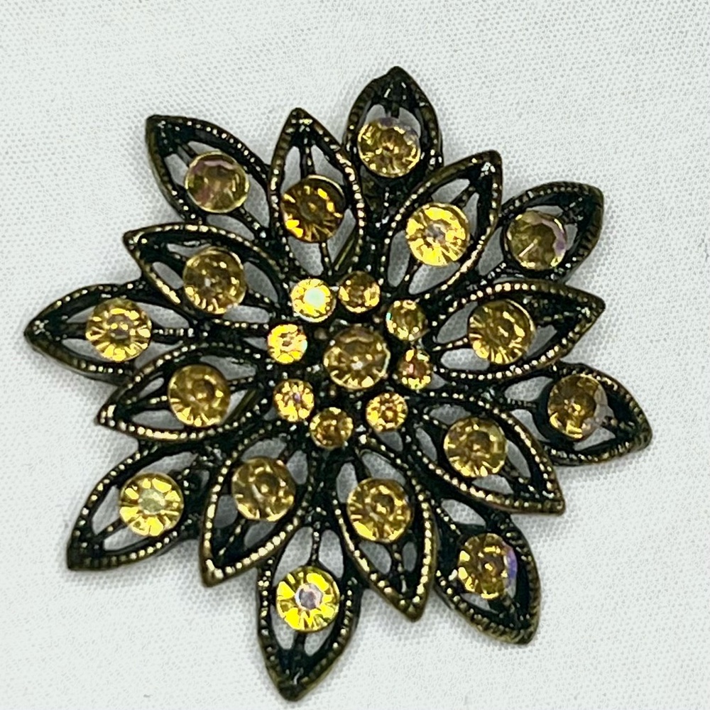 Vintage Style Black and Gold Floral Brooch